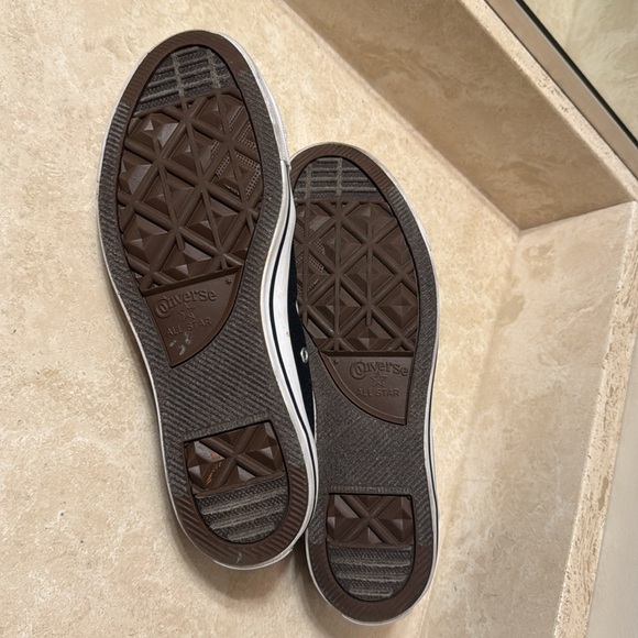 Women’s 10 black converse euc - Picture 4 of 5